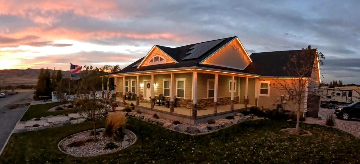 Mona (221 Feet) Prism